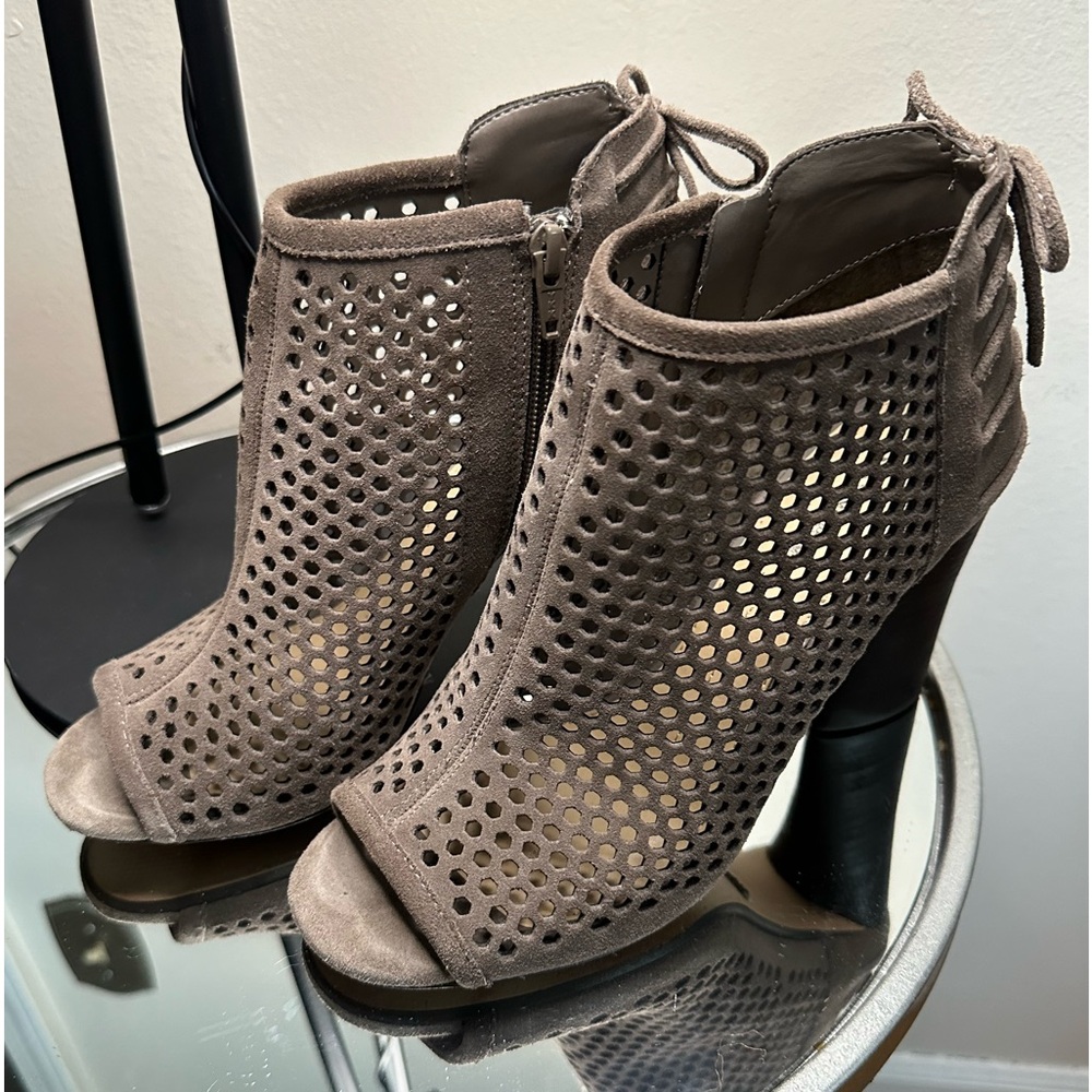 Gianni Bini taupe suede ankle bootie